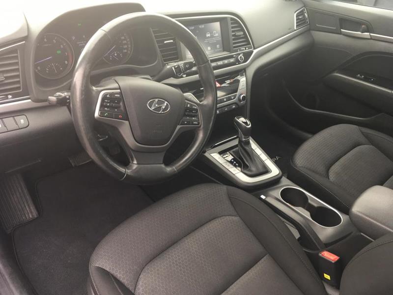 2017
Hyundai
Elantra