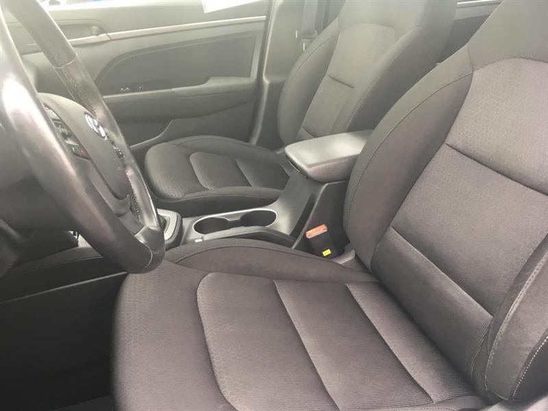 2017
Hyundai
Elantra