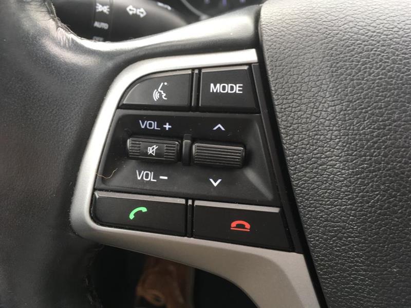 2017
Hyundai
Elantra