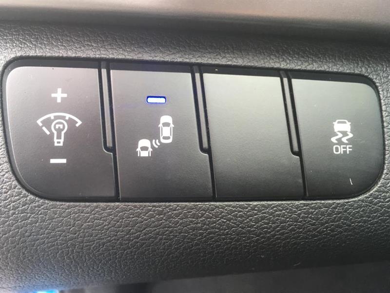 2017
Hyundai
Elantra
