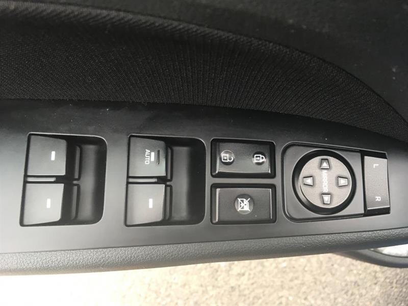 2017
Hyundai
Elantra