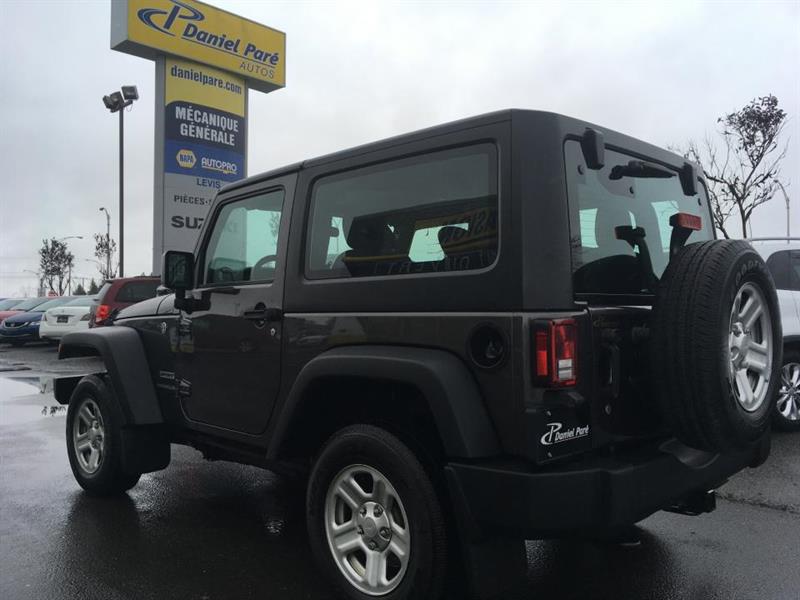 2016
Jeep
Wrangler