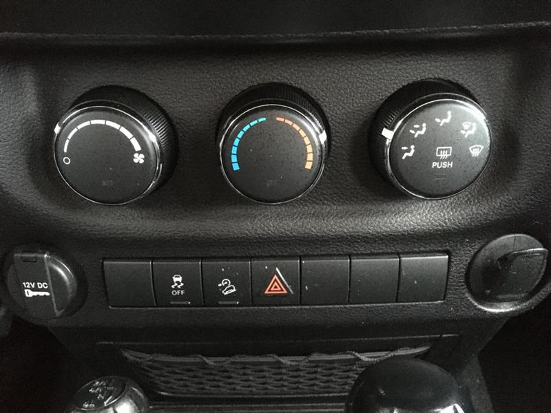 2016
Jeep
Wrangler