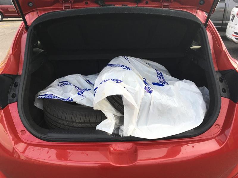 2015
Hyundai
Elantra